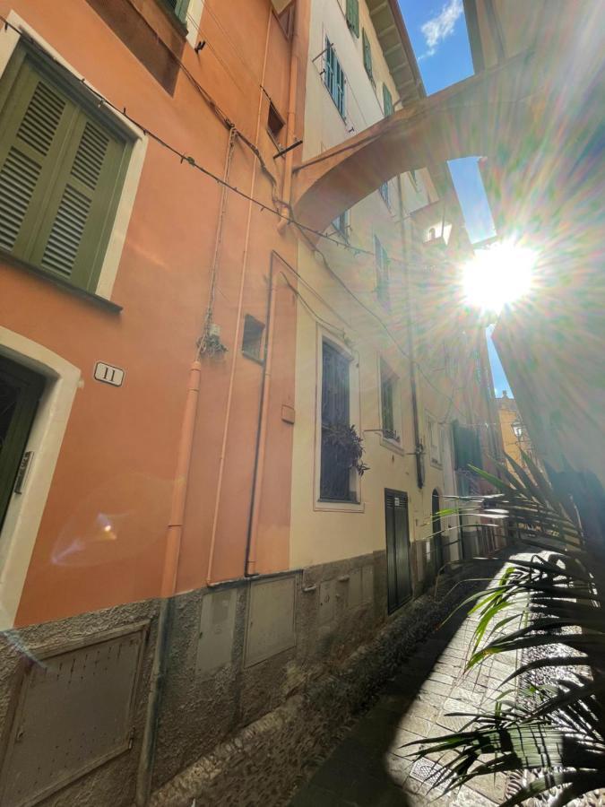 Vialunga Apartment In The Old Town Бордигера Экстерьер фото